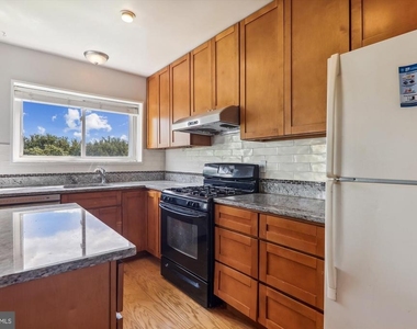 10631 Montrose Avenue - Photo Thumbnail 14