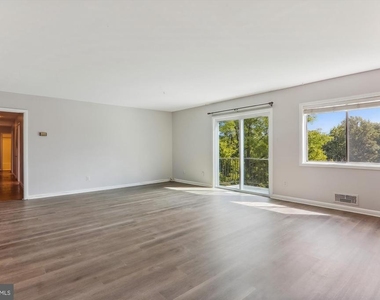 10631 Montrose Avenue - Photo Thumbnail 6