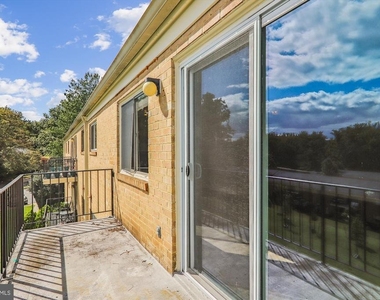 10631 Montrose Avenue - Photo Thumbnail 33