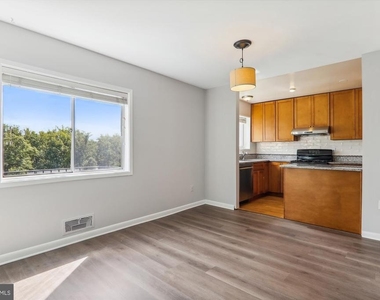 10631 Montrose Avenue - Photo Thumbnail 10
