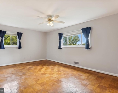 10631 Montrose Avenue - Photo Thumbnail 18