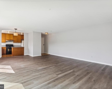 10631 Montrose Avenue - Photo Thumbnail 8