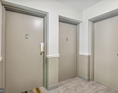 10631 Montrose Avenue - Photo Thumbnail 4