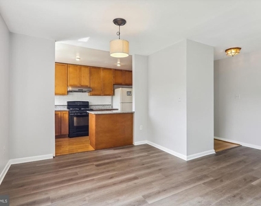 10631 Montrose Avenue - Photo Thumbnail 13