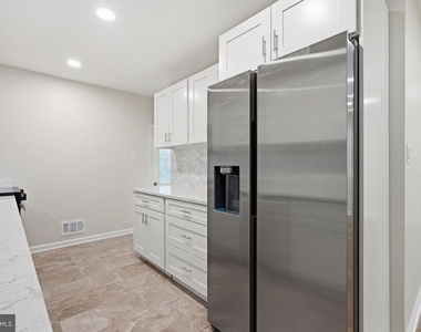 18 Grandin Circle - Photo Thumbnail 7