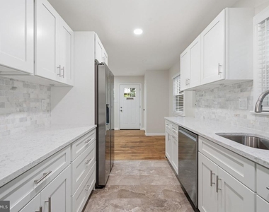 18 Grandin Circle - Photo Thumbnail 5