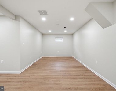18 Grandin Circle - Photo Thumbnail 23