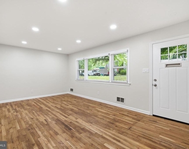 18 Grandin Circle - Photo Thumbnail 1