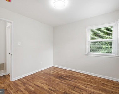 18 Grandin Circle - Photo Thumbnail 12