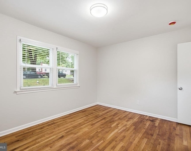 18 Grandin Circle - Photo Thumbnail 11