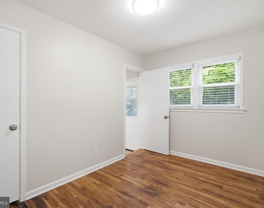 18 Grandin Circle - Photo Thumbnail 18