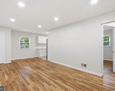 18 Grandin Circle - Photo Thumbnail 3