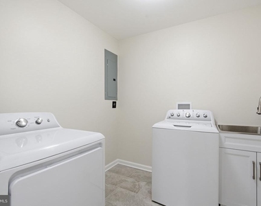 18 Grandin Circle - Photo Thumbnail 31