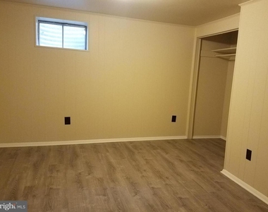 6048 Rossmore Drive - Photo Thumbnail 15