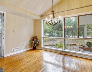 6048 Rossmore Drive - Photo Thumbnail 3