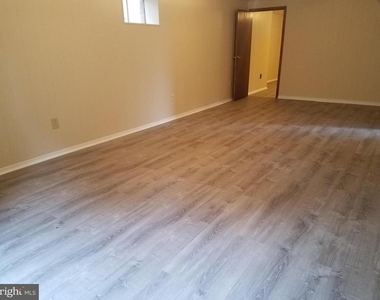 6048 Rossmore Drive - Photo Thumbnail 16