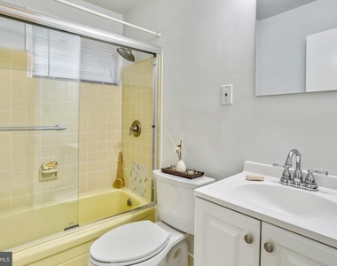 6048 Rossmore Drive - Photo Thumbnail 12