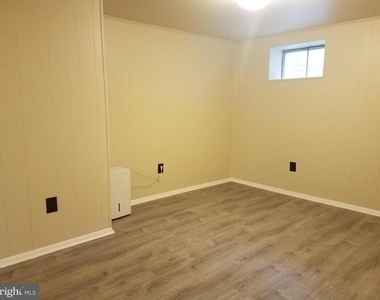 6048 Rossmore Drive - Photo Thumbnail 14