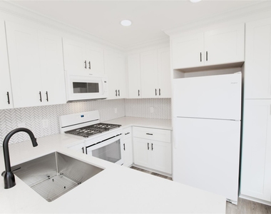 13103 Pollard Dr - Photo Thumbnail 3