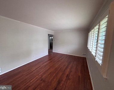 701 Robert Road - Photo Thumbnail 8