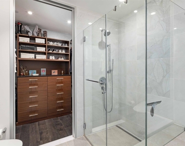 301 West Ave - Photo Thumbnail 10