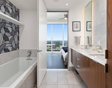 301 West Ave - Photo Thumbnail 9