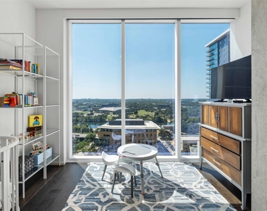 301 West Ave - Photo Thumbnail 15