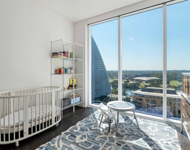 301 West Ave - Photo Thumbnail 16
