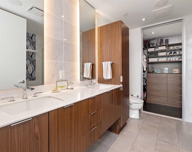 301 West Ave - Photo Thumbnail 11