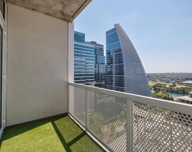 301 West Ave - Photo Thumbnail 21