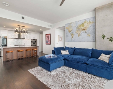 301 West Ave - Photo Thumbnail 3