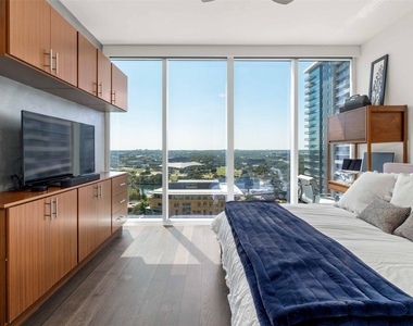 301 West Ave - Photo Thumbnail 7