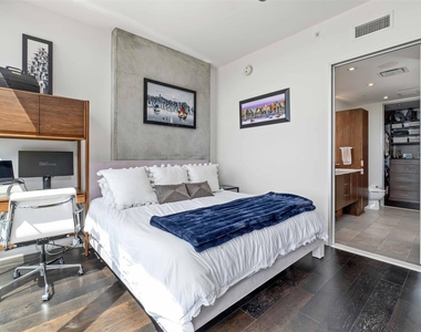301 West Ave - Photo Thumbnail 8