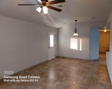 2505 S Oak Ln - Photo Thumbnail 2