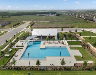 147 Heather Glen Way - Photo Thumbnail 32