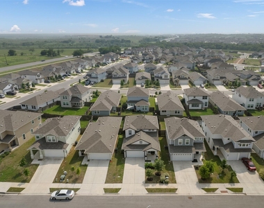 147 Heather Glen Way - Photo Thumbnail 33