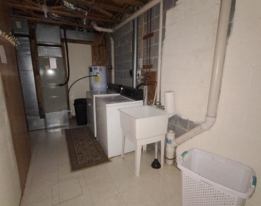 4783 Leyden Way - Photo Thumbnail 15