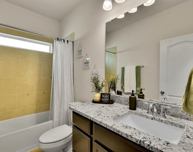 632 Friars Tuck Dr - Photo Thumbnail 24
