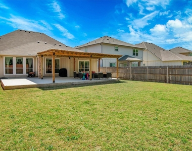 632 Friars Tuck Dr - Photo Thumbnail 34