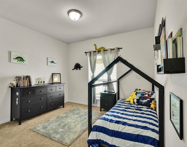 632 Friars Tuck Dr - Photo Thumbnail 18
