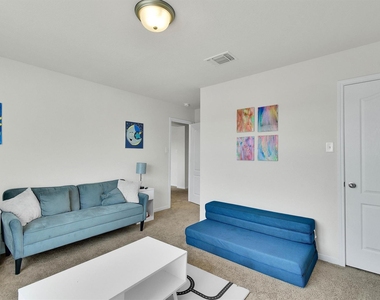632 Friars Tuck Dr - Photo Thumbnail 14