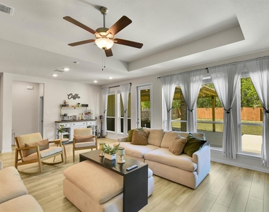 632 Friars Tuck Dr - Photo Thumbnail 6