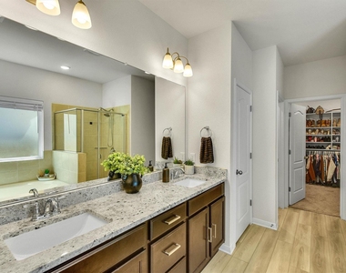 632 Friars Tuck Dr - Photo Thumbnail 25