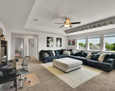 632 Friars Tuck Dr - Photo Thumbnail 12