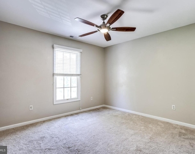 6412 Highbanks Court - Photo Thumbnail 9