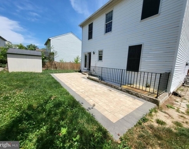 6412 Highbanks Court - Photo Thumbnail 14