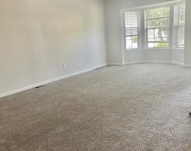717 Orley Place - Photo Thumbnail 2