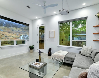 1131 Map St - Photo Thumbnail 4