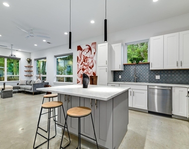 1131 Map St - Photo Thumbnail 13