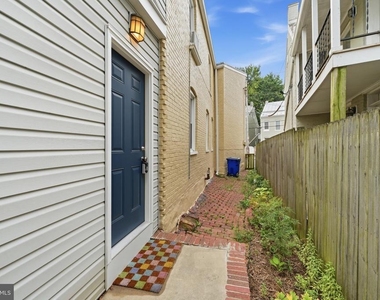 403 W South Street - Photo Thumbnail 32